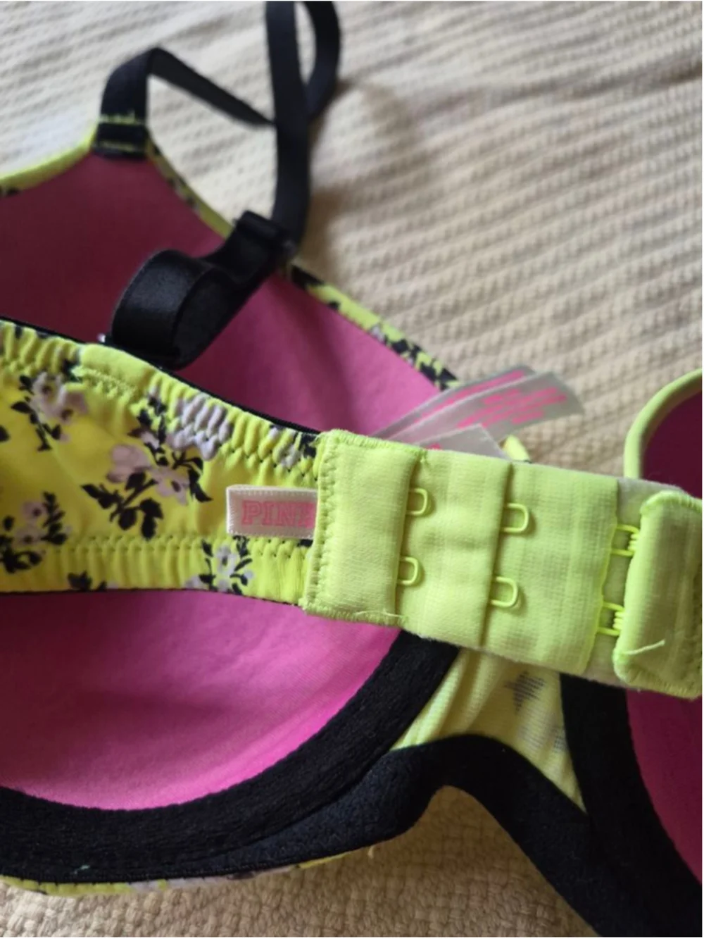 Pink Victoria's Secret Wear Everywhere Lightly Lined Bra 32DD Floral Print